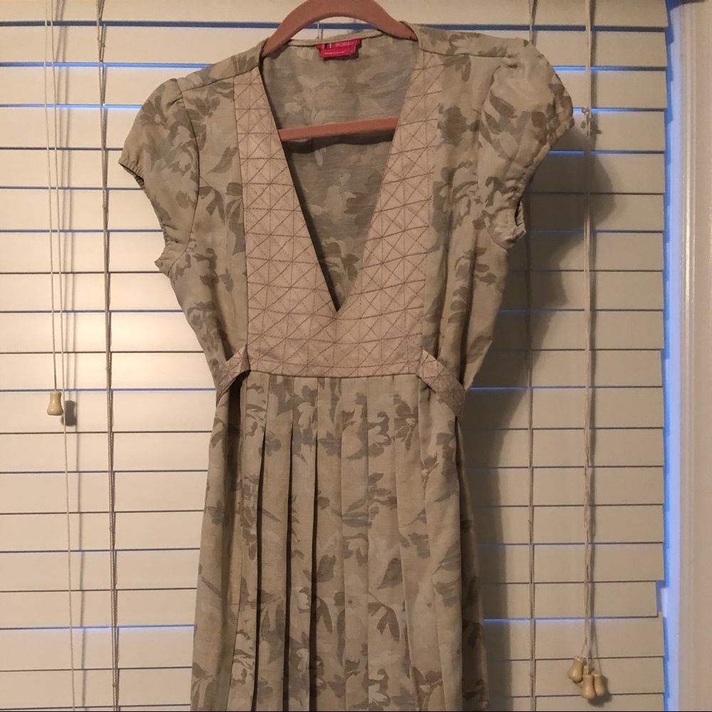 NWOT BCBG Pleated Floral Dress